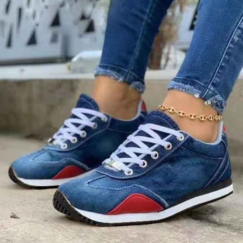 Trendige Sheen-Denim-Sneakers für Damen für einen lässigen Look