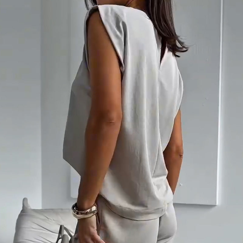 Schickes zweiteiliges Set aus T-Shirt und weiten Hosen