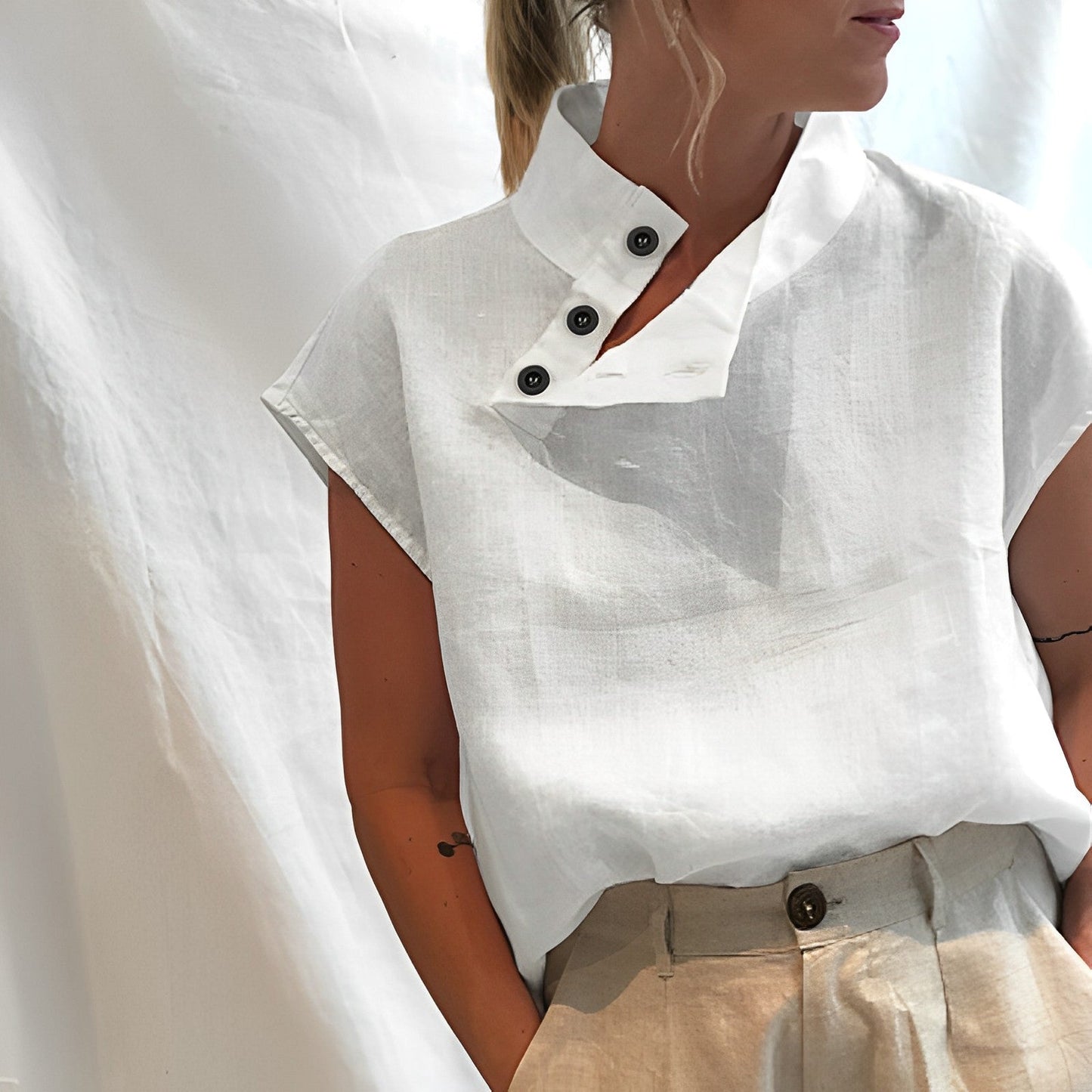 Lina – Stilvolle Bluse mit maskulinem Touch & Vintage-Charme