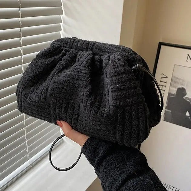 Sabrina - Elegante und funktionelle Handtuchtasche für Frauen