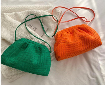 Sabrina - Elegante und funktionelle Handtuchtasche für Frauen