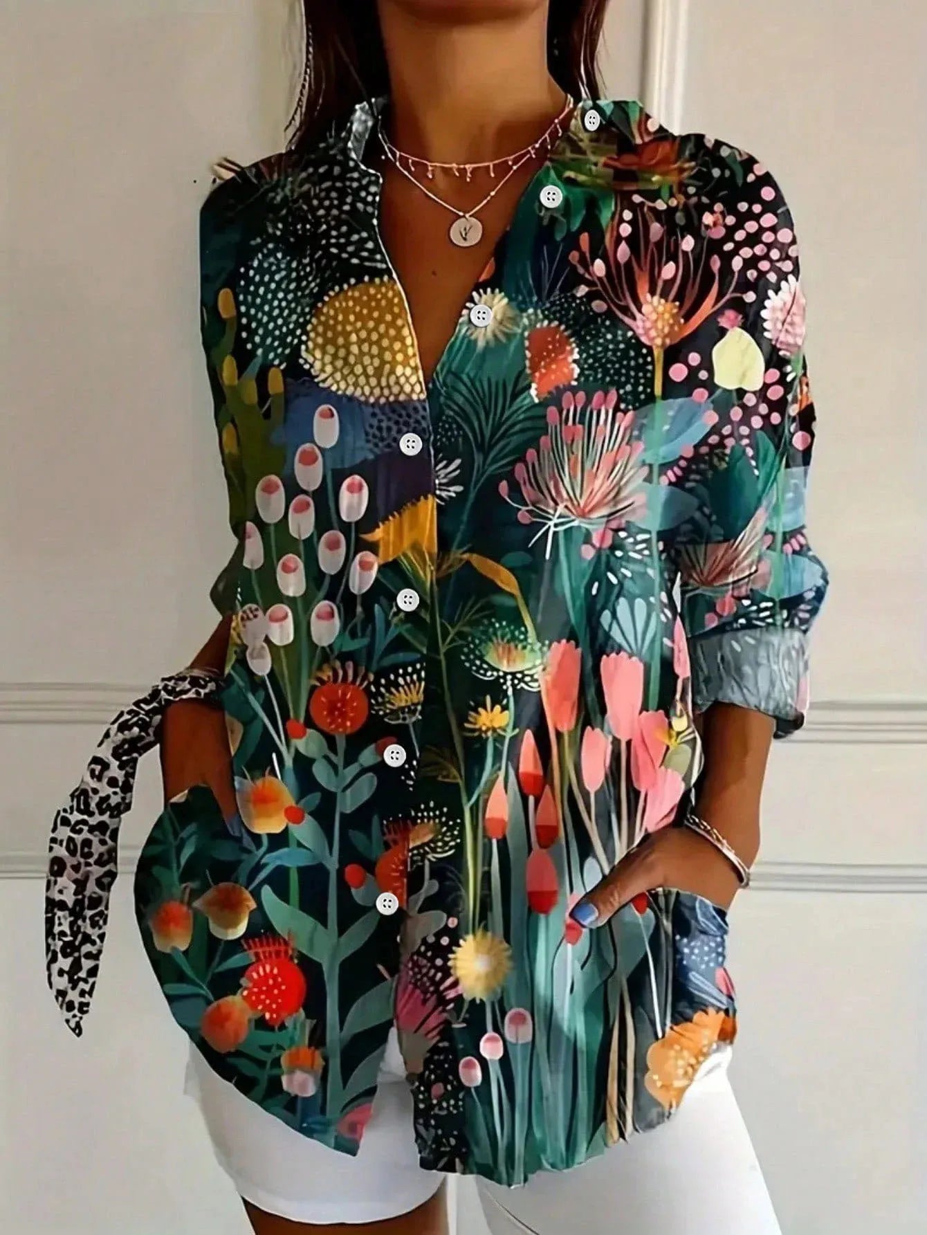Ashtrid | Bunte Musterbluse